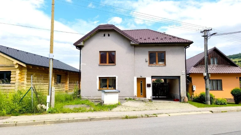 REKONŠTRUOVANÝ DOM POLOMKA HOREHRONIE