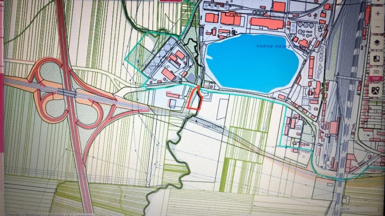 Pozemok Leopoldov-Hlohovec