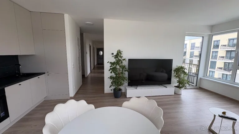 Krajný 4i byt, súkromie, svetlo, ihneď voľný