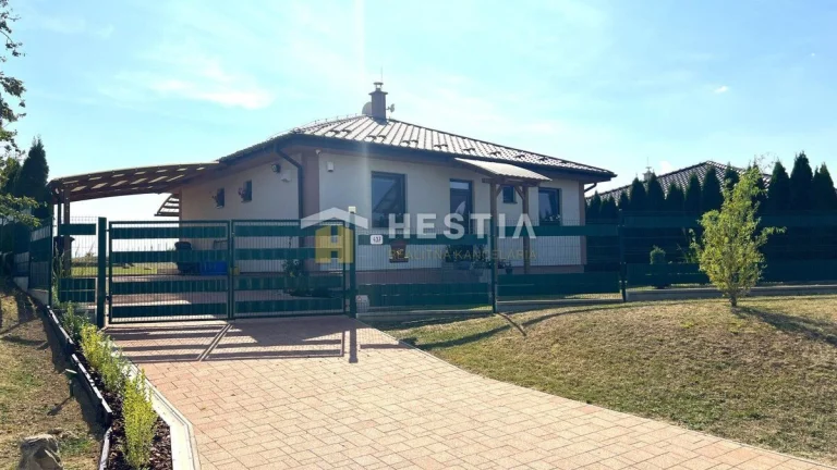 Novostavba s nadštandartným pozemkom