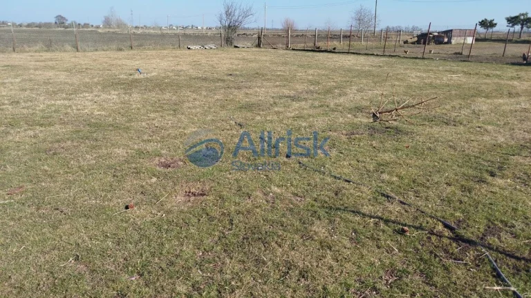 Ideálny 12 árový pozemok pre Váš nový domov - 20km od mesta