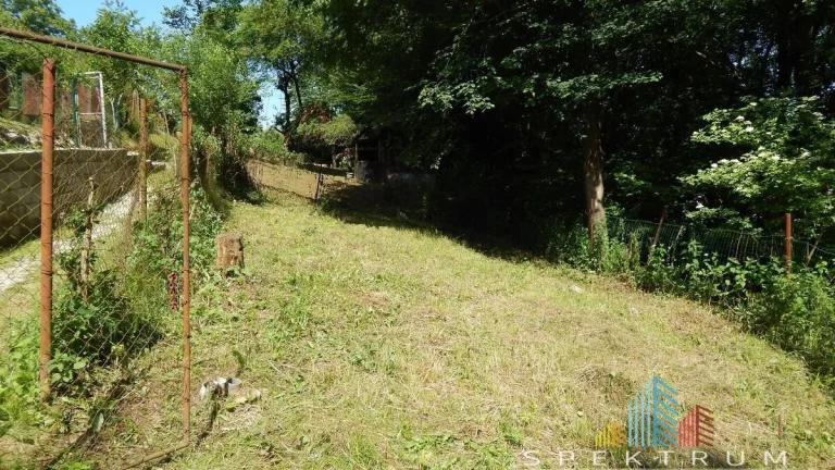 EXKLUZÍVNE- SPEKTRUM REALITY- Na predaj záhrada 348 m2, Hand