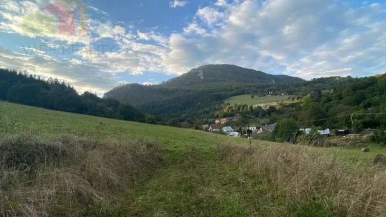 Pekný pozemok s výhľadmi - Zaskálie - 900 m2