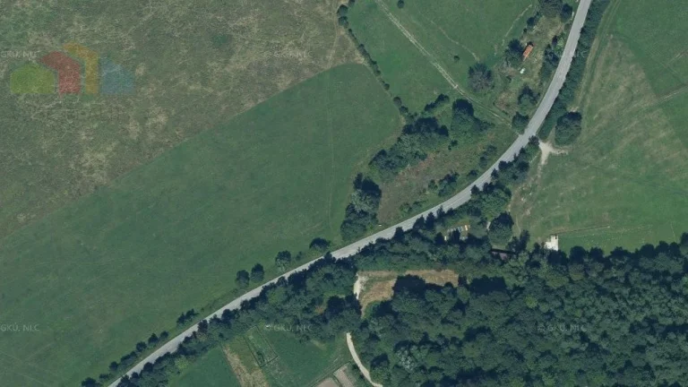 Veľký pozemok 1261 m2 - Dohňany