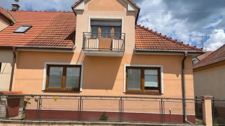 Rodinný dom v obci Banka pri Piešťanoch so záhradou