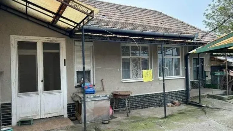 Predám dom v obci Farná