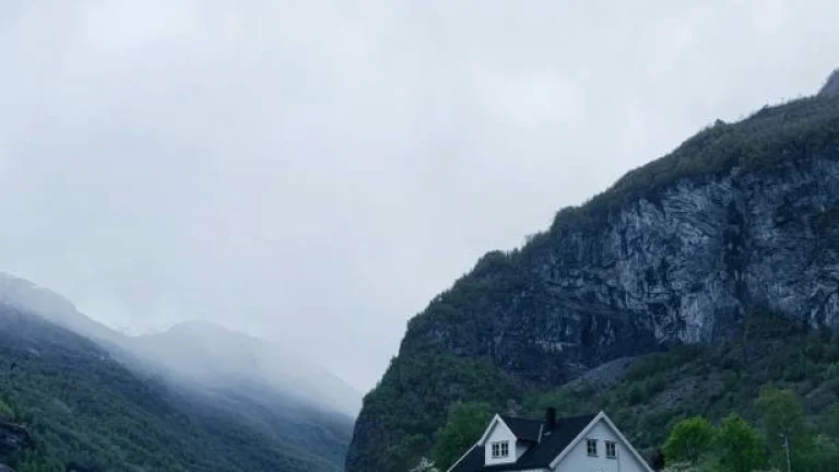 Dom na predaj v okolí predajná