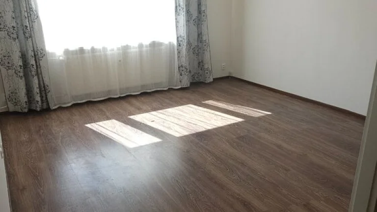 Na predaj 4-izbový byt so zmenenou dispozíciou KVP,
