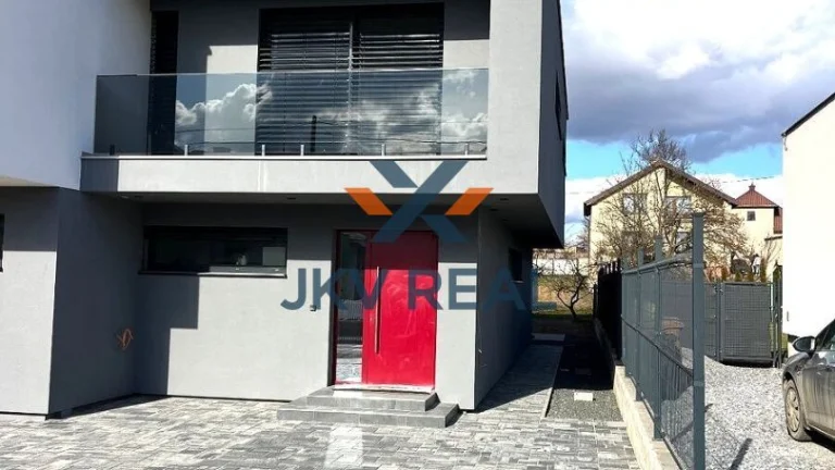 Na prenájom 4 izbový byt v rodinnom dome v Nižnej Šebastovej