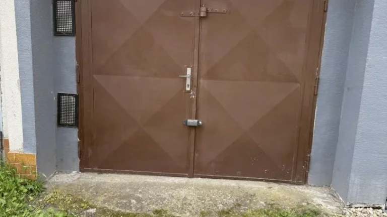 Garáž na prenájom v Leviciach na Štefánikovej oproti 1ZŠ