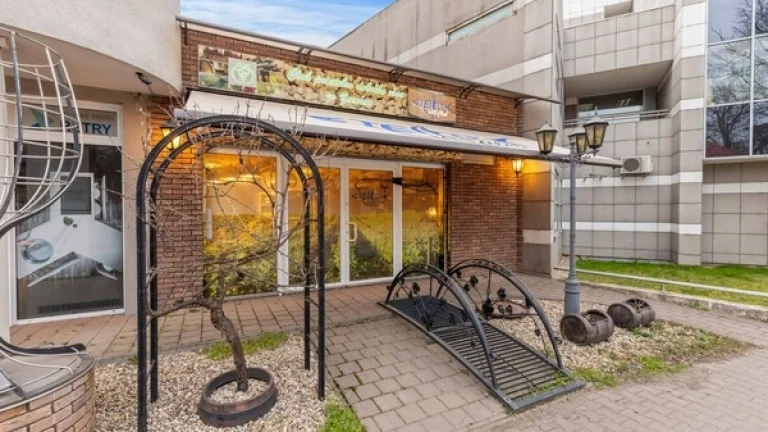 Cigar Wine Lounge + 2x parking
