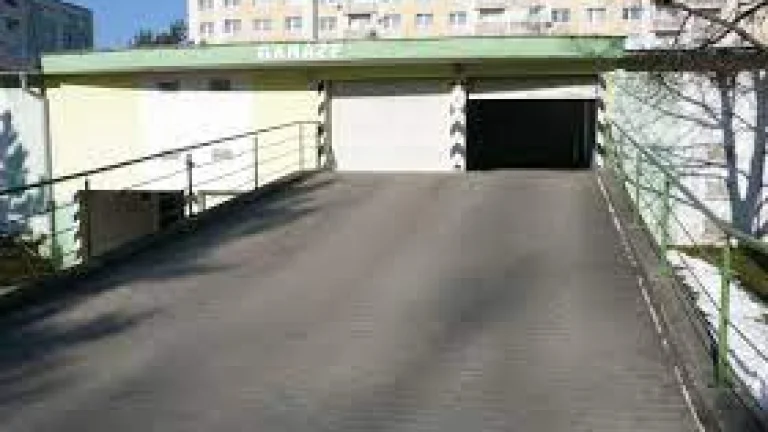 Garáž