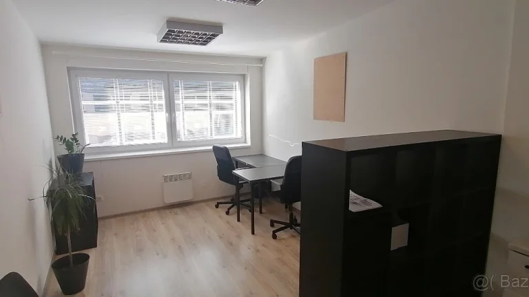 PRENÁJOM ZARIADENEJ KANCELÁRIE 20 m2, Námestie slobody