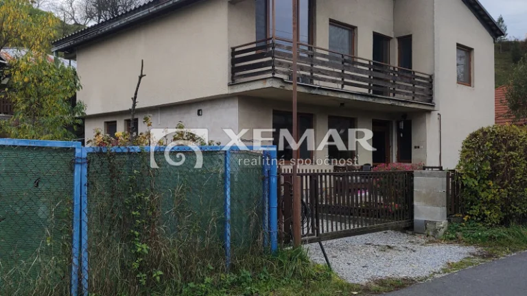 Predaj: Rodinný dom s 3 bytovými jednotkami, Banská Bystrica