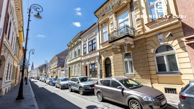 NA PREDAJ HISTORICKÁ BUDOVA V CENTRE MESTA