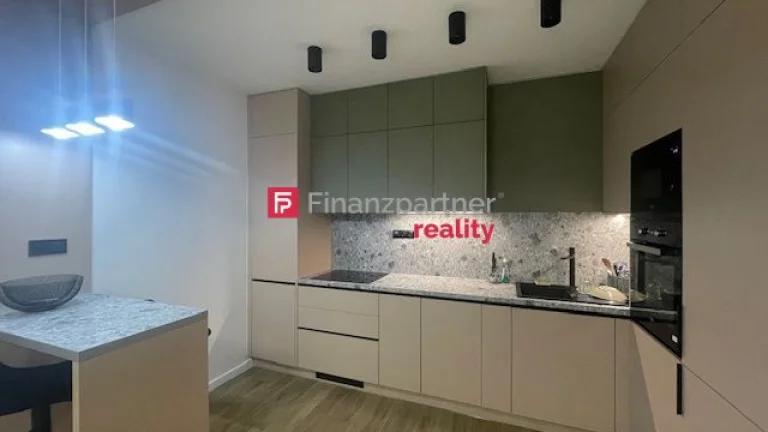 Nadštandartný luxusne zrekonštruovaný tehlový 1,5 izb byt v