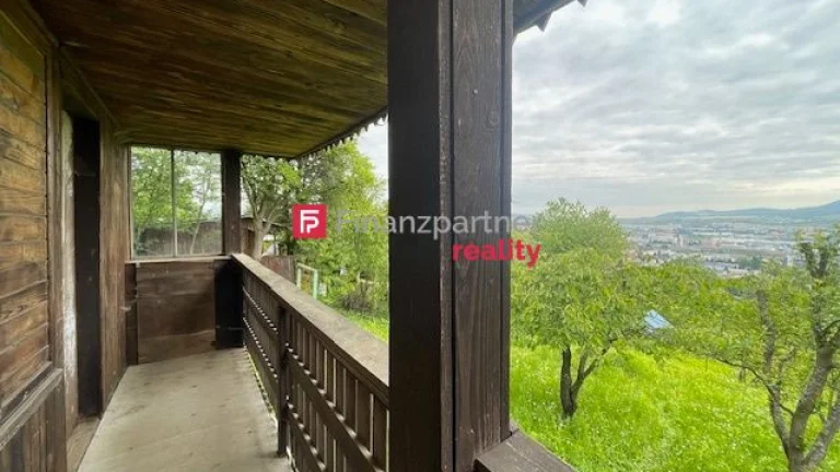 Luxusný relax v meste- chatka, pozemok, výhľad na mesto, súk