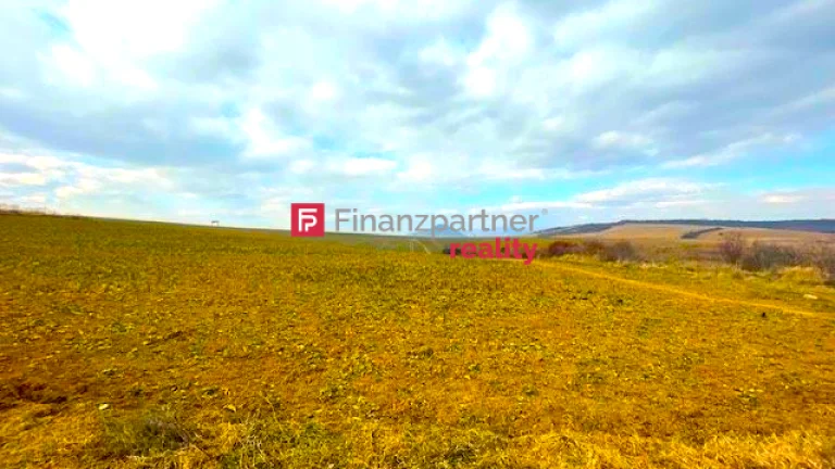 Investičný pozemok zahrnutý v územnom pláne mesta -Rúrky (F5