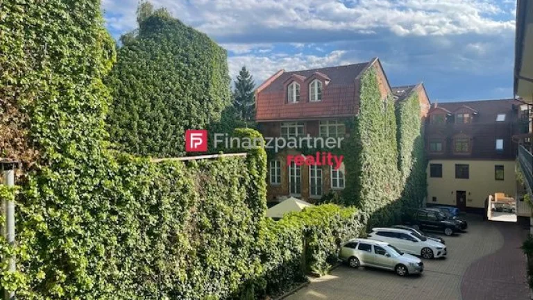Pod konkatedrálou v pešej zóne klimatizovaný 2izb podkrovný