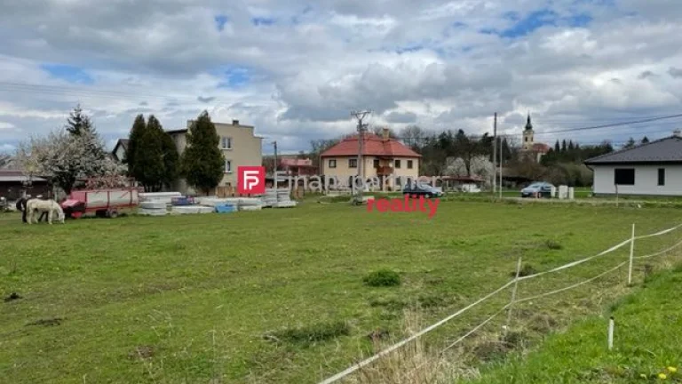Sólo stavebný pozemok v Petrovanoch pod kaštielom (F193-14-