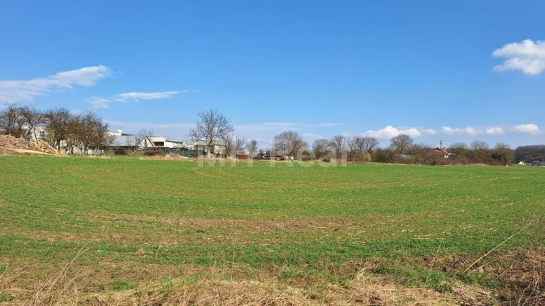 VAJKOVCE - pekné pozemky v blízkosti Košíc