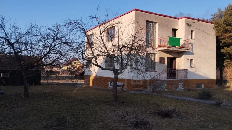 Vidiecky rodinný dom v Malom Čepčíne s veľkým pozemkom – i