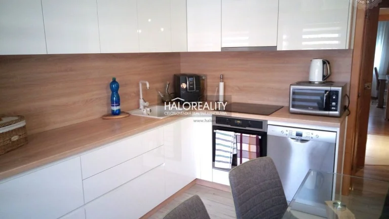 HALO reality - Predaj, trojizbový byt Prievidza, Necpaly - P