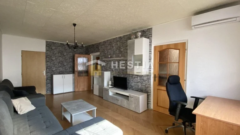 NA PREDAJ veľký 3,5-izb.byt, Hviezdoslavova ul., Senica