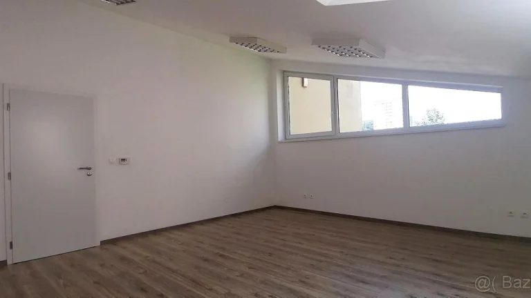 Prenájom - kancelársky priestor 28 m2, Banská Bystrica, cent