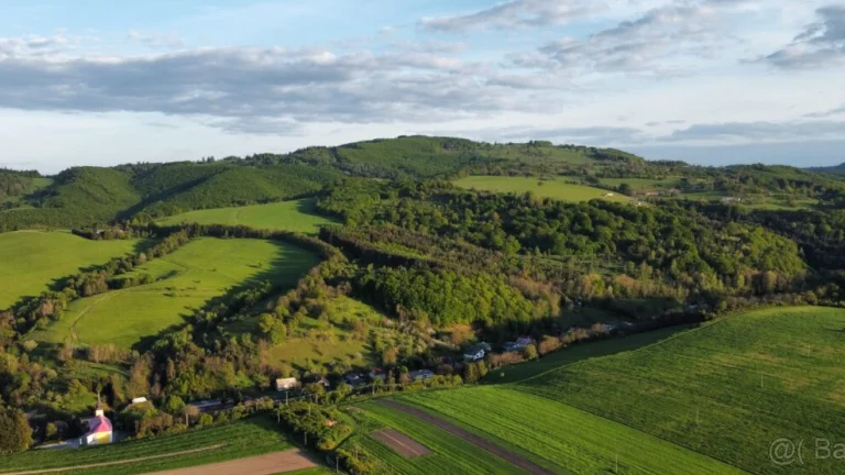 Podkriváň - 8.000 m2 ORNÁ PôDA a LESY