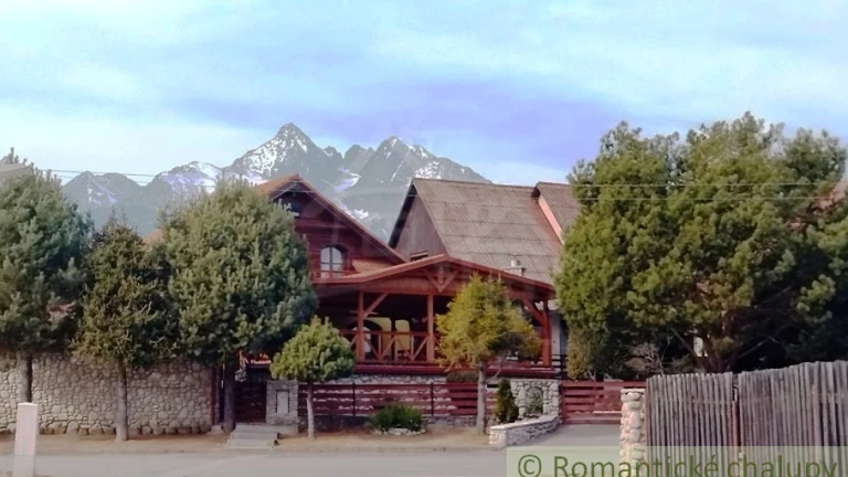 Zabehnutý penzión + rodinný dom v Tatrách, Stará Lesná