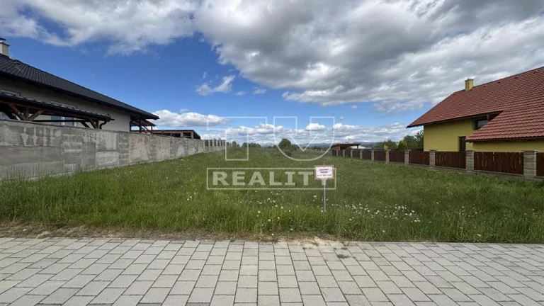 Stavebný pozemok na predaj – Veľká Lomnica (640 m2)
