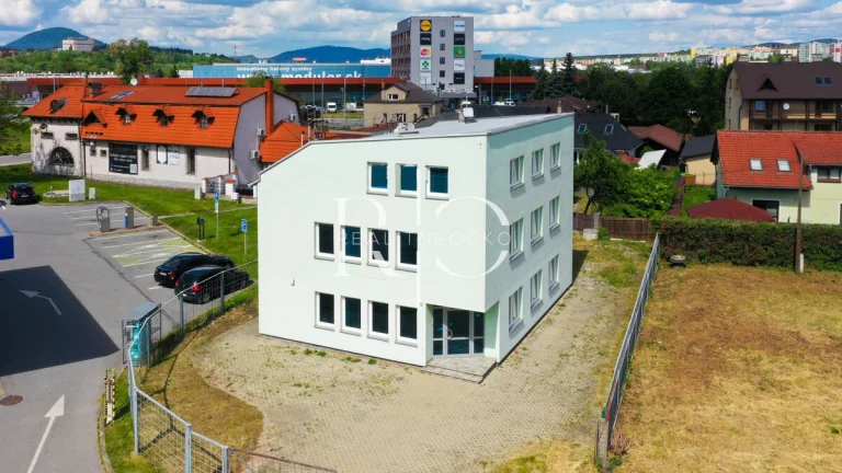 Na prenájom komerčná budova s parkovaním, Prešov