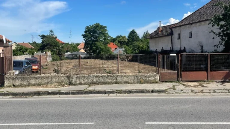 10 arovy stavebný pozemok