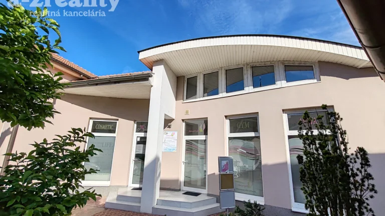 Komerčná budova v centre Komárna na predaj