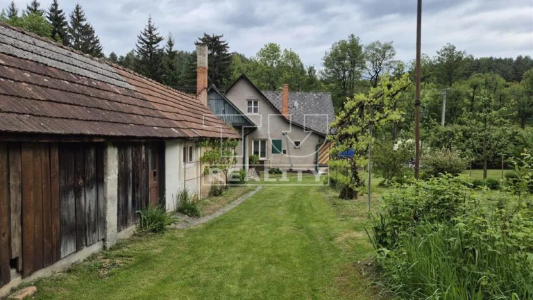 Starší dom s ovocným sadom 1920m2 v Kľačne