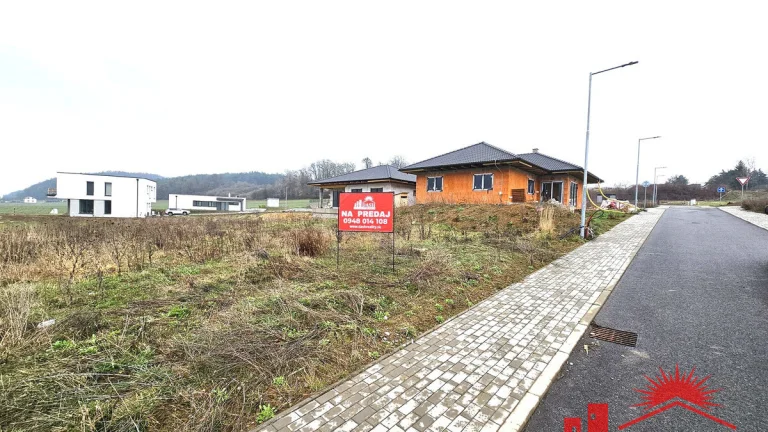 REZERVOVANÉ - Na predaj stavebný pozemok 743 m2, Trenčianske