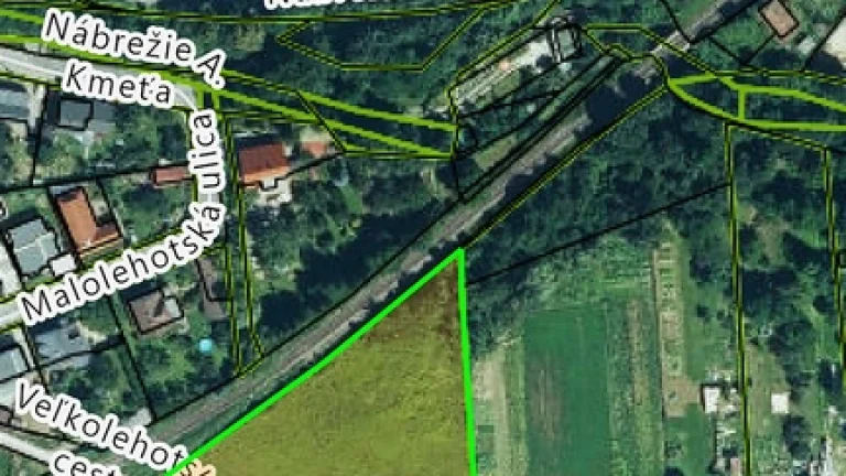 Ponúkam priestory pre montované haly Prievidza