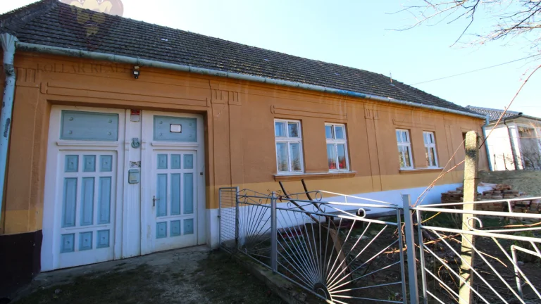 NA PREDAJ - Rodinný dom s veľkým pozemkom - Tepličky