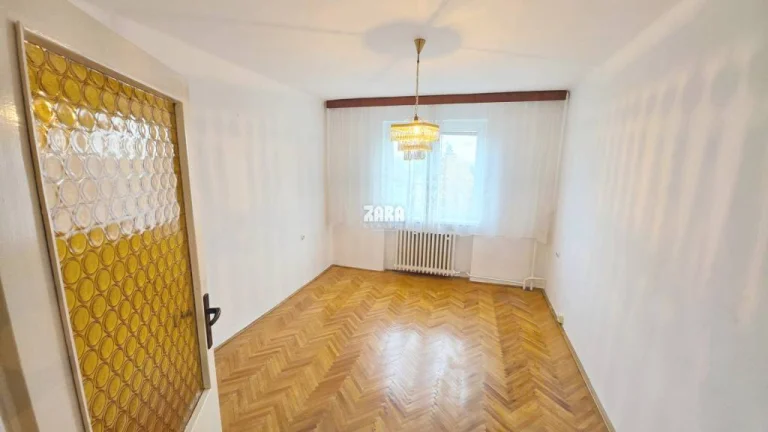 Sečovce - pekný 3 izbový TEHLOVÝ byt 73m2, balkón, záhrada.I