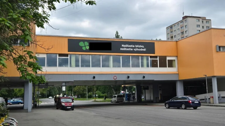 Ponúkame Vám na prenájom obchodné priestory - Petržalka BA V