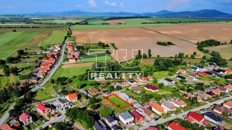 Na predaj stavebný pozemok Alekšince 776m2