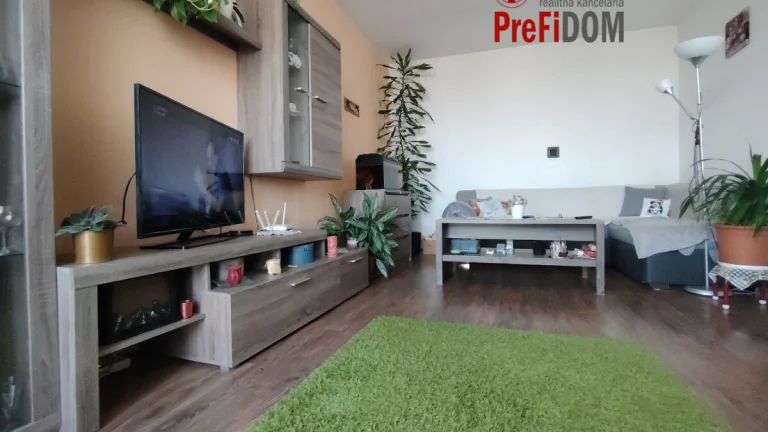 PREDAJ 4 izbový byt po rekonštrukcii s BALKÓNOM Nové Zámky.