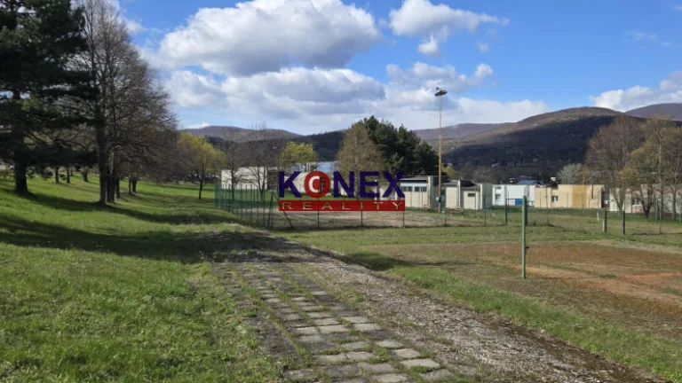 PODNIKATEĽSKÁ PRÍLEŽITOSŤ Lodenica a rozľahlý areál na pred