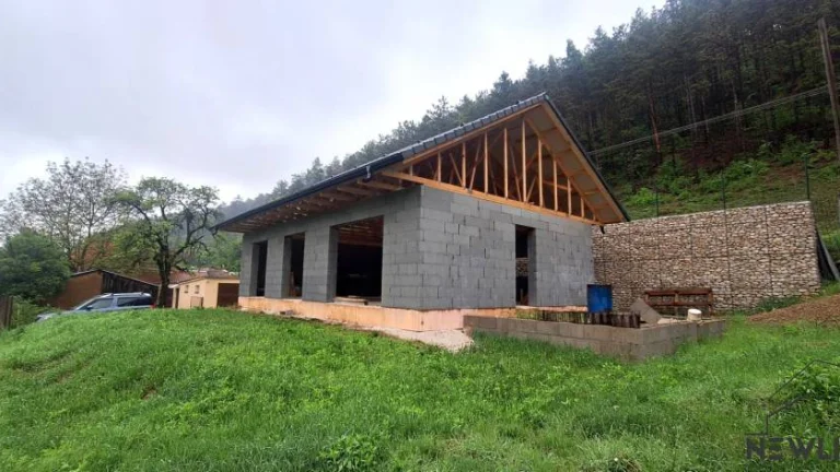 PREDAJ: Rozostavaný dom s rozprávkovým výhľadom