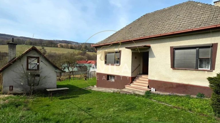 Rodinný dom na predaj v Novej Bošáci s pozemkom 941 m²