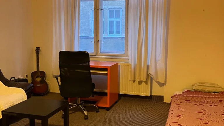 🏡 Prenájom izby v centre Starého Mesta – Heydukova ulica 🏡