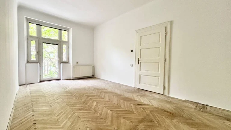 PREDAJ - Stromestský 4izbový byt s vysokými stropmi, 116m2,