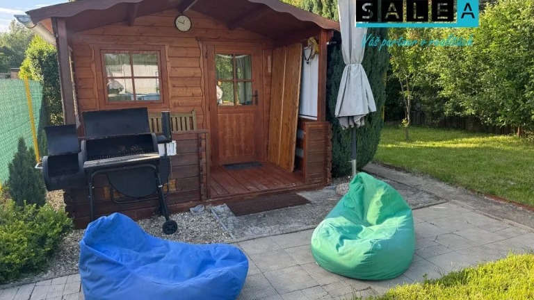 Krásna záhrada s chatkou v Kráľovej nad Váhom 259 m2