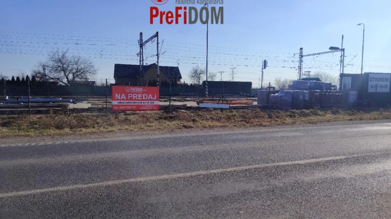 PREDAJ pozemok v obci Úľany nad Žitavou.